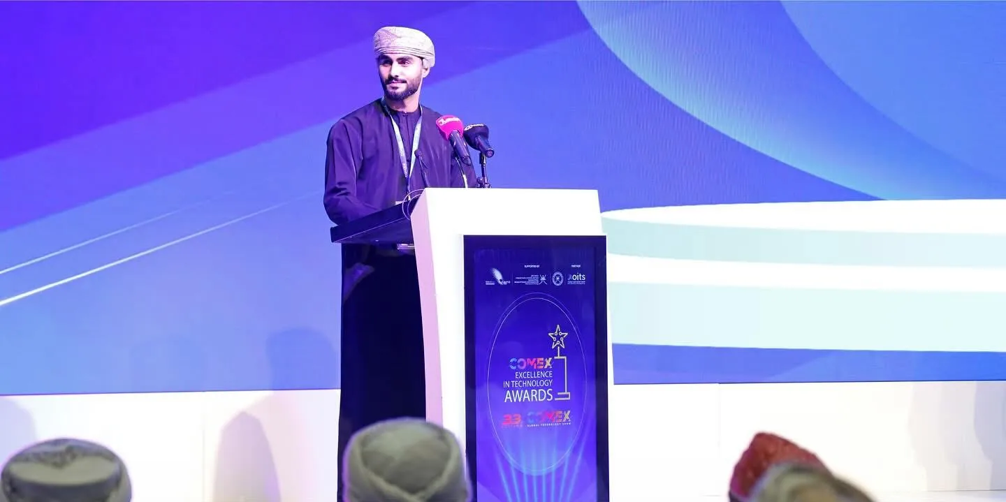 Shihab Mebarez at the podium of the COMEX Excellence in Technology Awards, 2024
